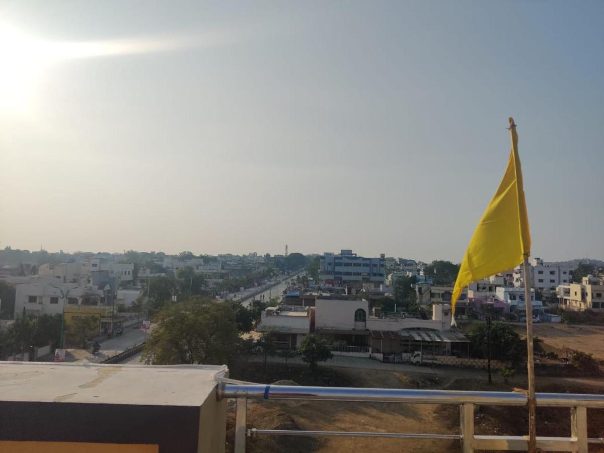 Hotel Hariram Tower Wardha ภายนอก รูปภาพ