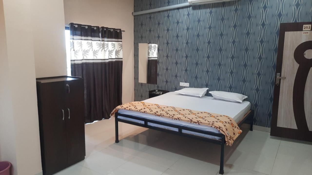 Hotel Hariram Tower Wardha ภายนอก รูปภาพ