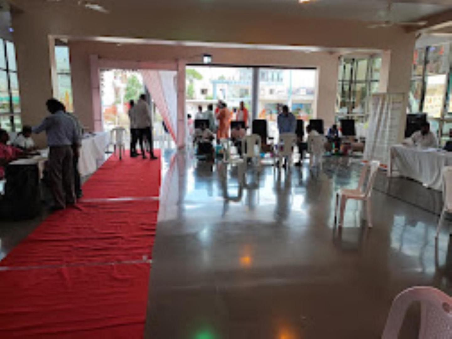 Hotel Hariram Tower Wardha ภายนอก รูปภาพ